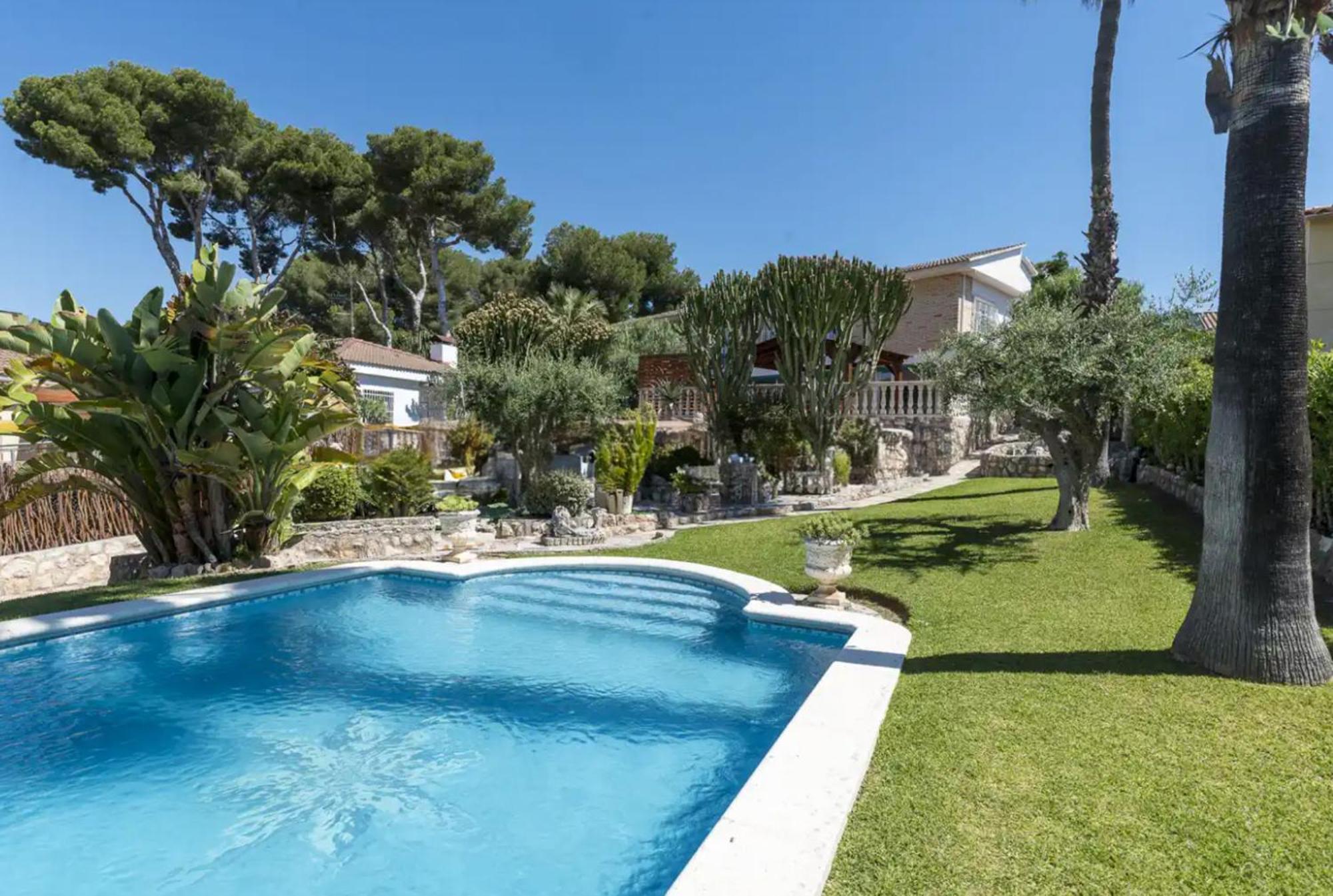 Catalunya Casas Superb Traditional Elegance Walking Distance To Villa *